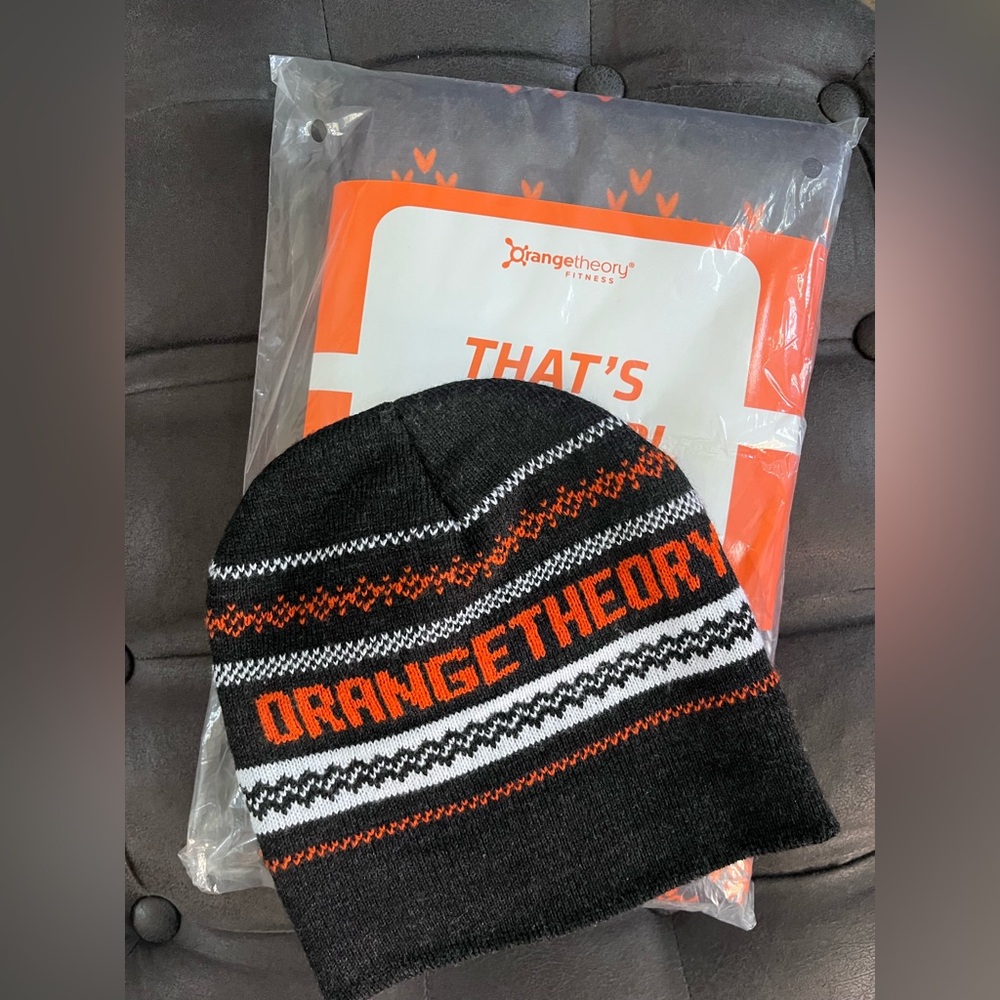 Orange Theory - hat & blanket